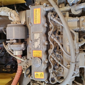 100型輪式挖掘機(jī)